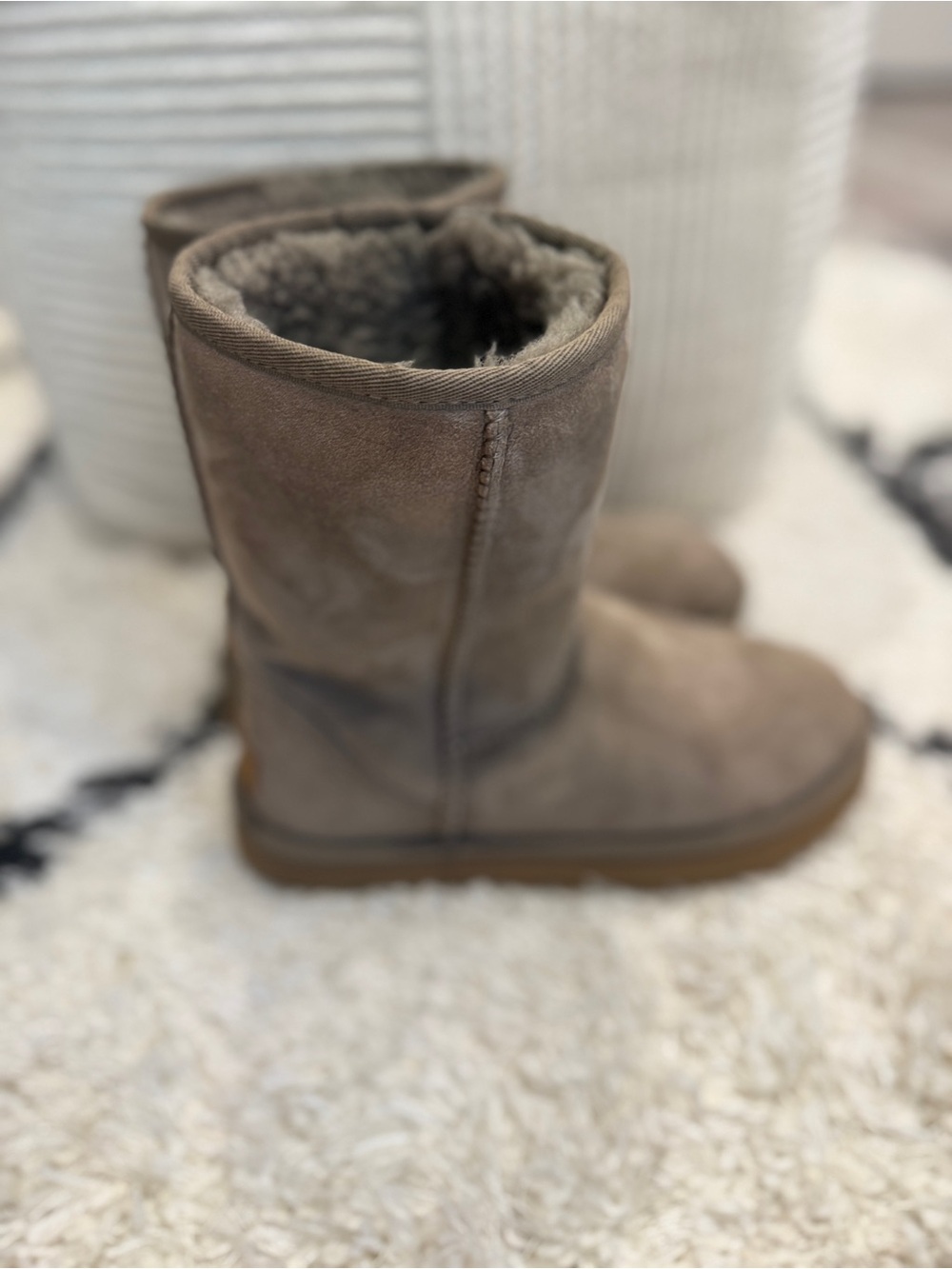 UGG Classic Short II Chestnut Sheepskin Boots Women’s 7 Brown Suede Winter - Picture 4 of 10